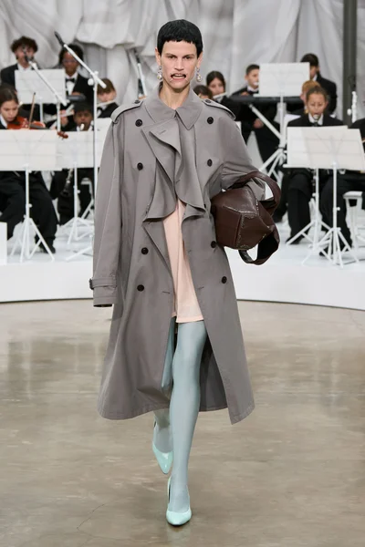 Look 27